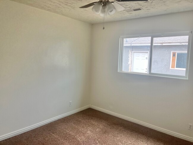Building Photo - 610 S 200 E
