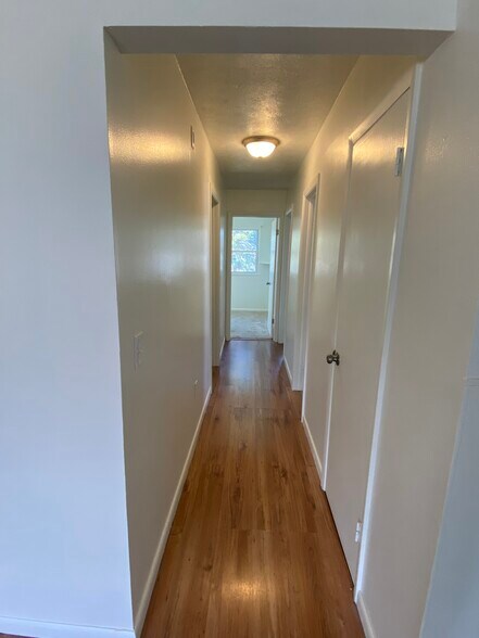 Building Photo - 1416 E 35th St