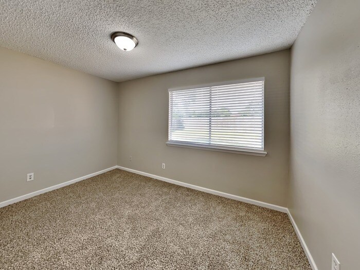 Building Photo - 17720 Northhagen Dr