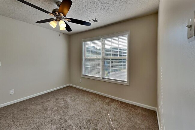 Building Photo - 1151 Paiute Ct