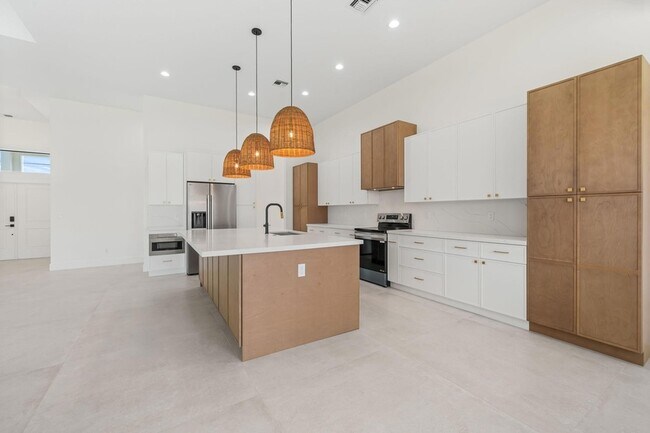 Building Photo - 632 SE Seahouse Dr