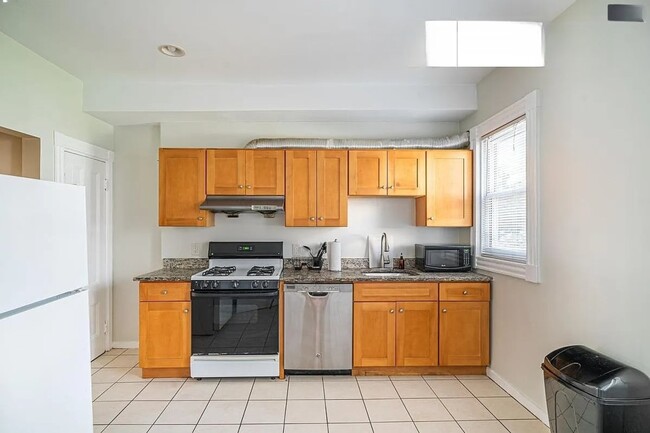 Primary Photo - 6 Haskell St