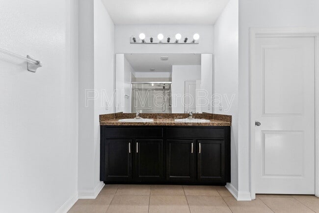 Building Photo - 105 Lacewing Pl