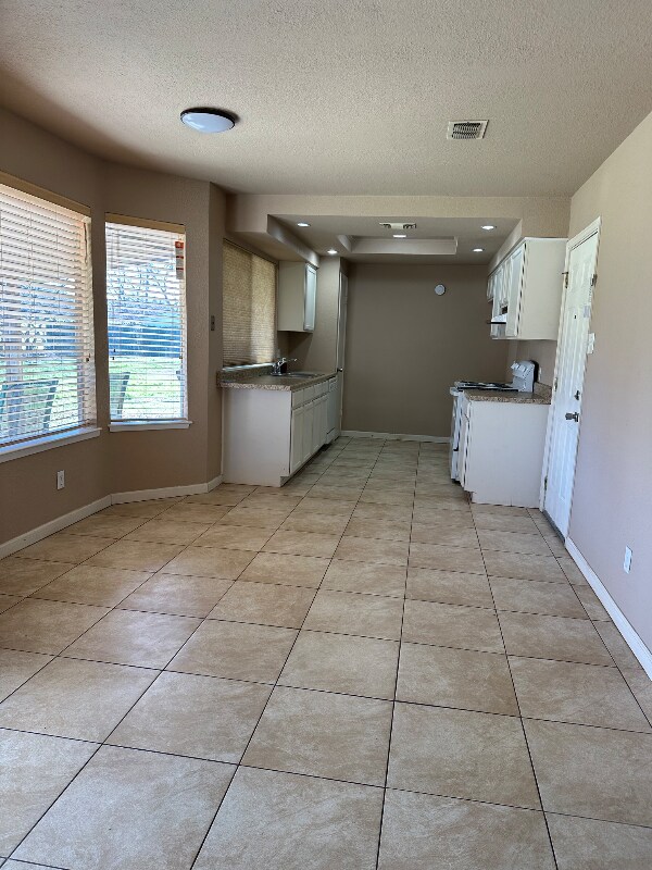 Building Photo - 7916 Shannon Ln