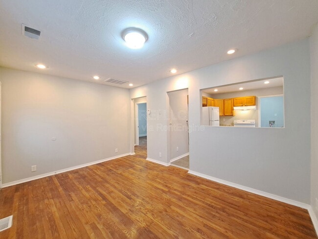 Building Photo - 342 Alger Ave