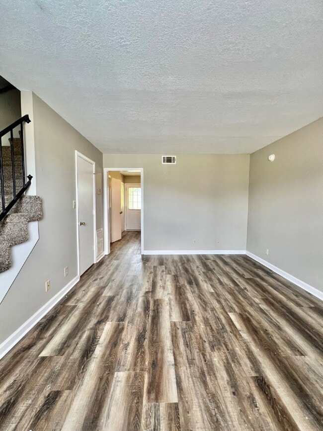 Building Photo - 355 PEABODY DRIVE UNIT 6