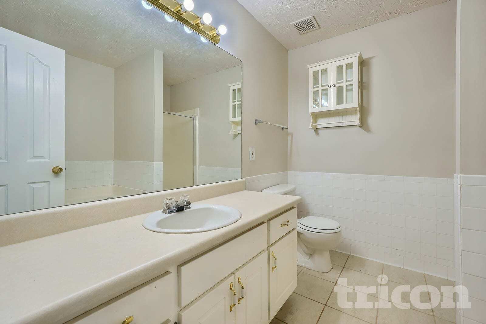 Building Photo - 1374 Lake Dow Rd