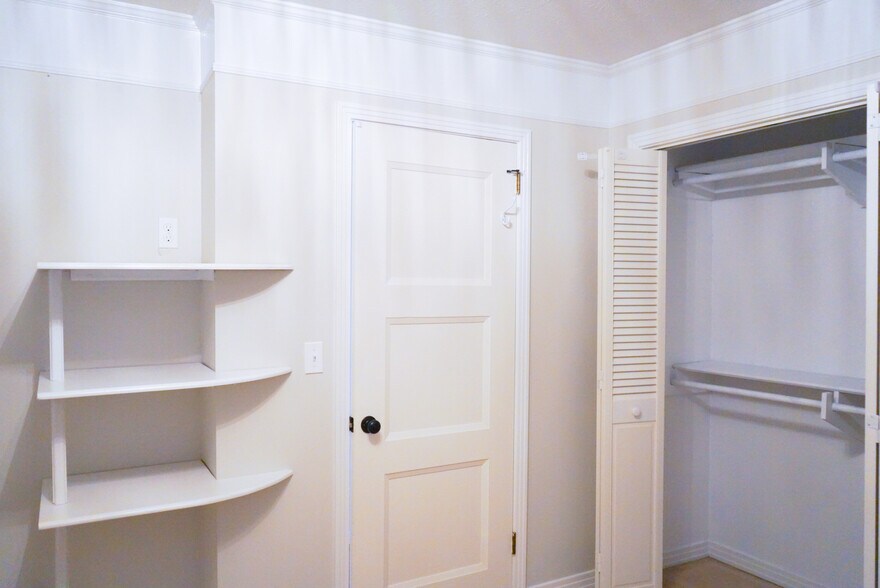 Bedroom B - 735 Fisk Rd