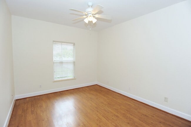 Building Photo - Annual Rental - Single Family Home Naples Park!