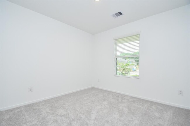 Building Photo - 21435 Montecagnano Ave