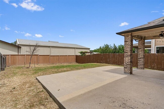 Building Photo - 2950 E Old Settlers Blvd