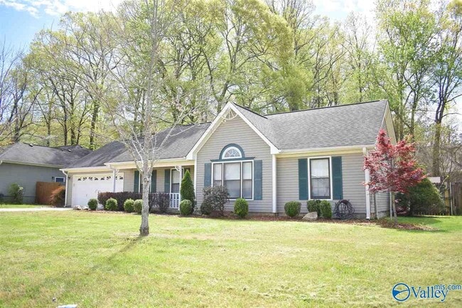 Building Photo - 105 Buttercup Ln