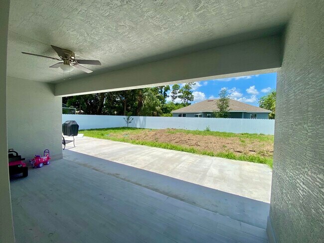 Building Photo - 5807 Raintree Trail