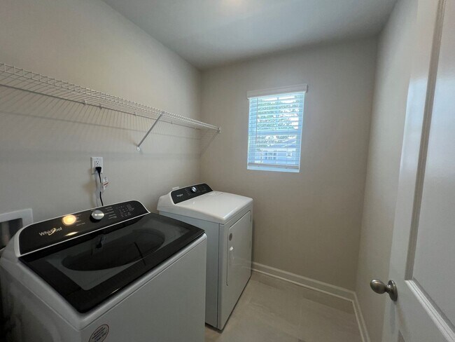 Building Photo - BRAND NEW - 3 Bed/2.5 Bath Home - Conover ...