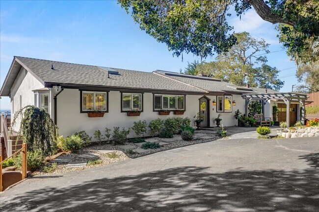 Building Photo - Stunning Highlands Home Located in Carmel, CA!