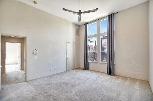 Building Photo - 5202 Lillian St
