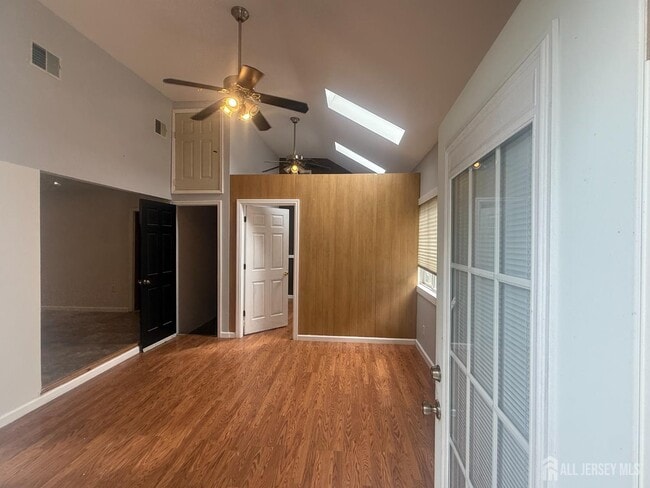 Building Photo - 64 Fiat Ave