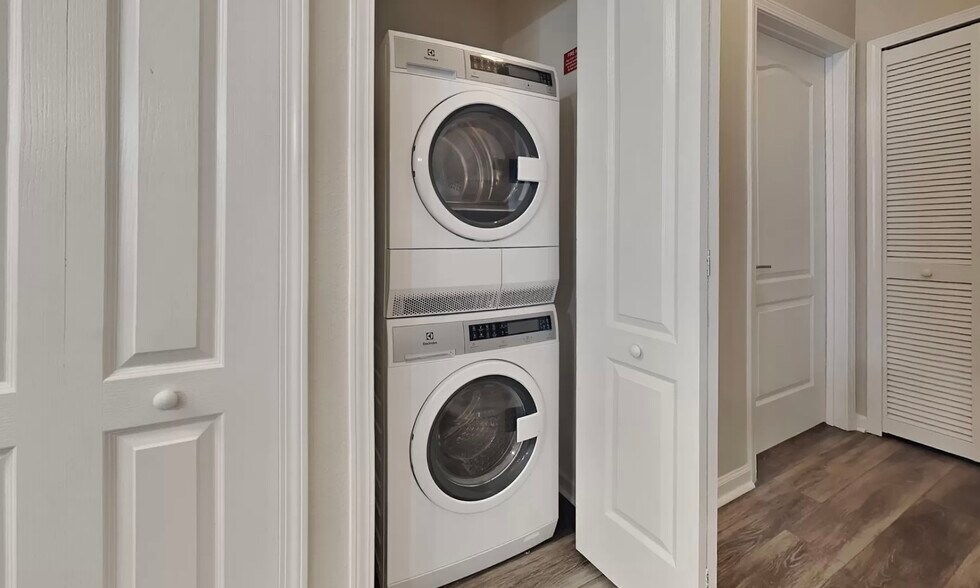 Building Photo - 4958 Key Lime Dr