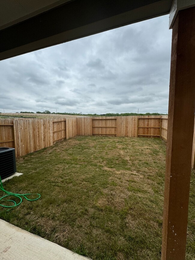 Building Photo - NEW CONSTRUCTION IN GATED COMMUNITY!!! BUI...