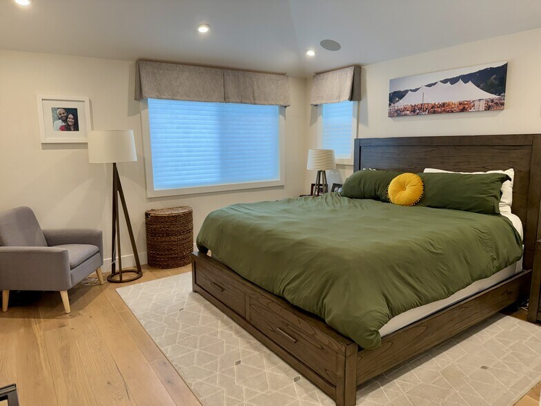 Building Photo - 248 34th St