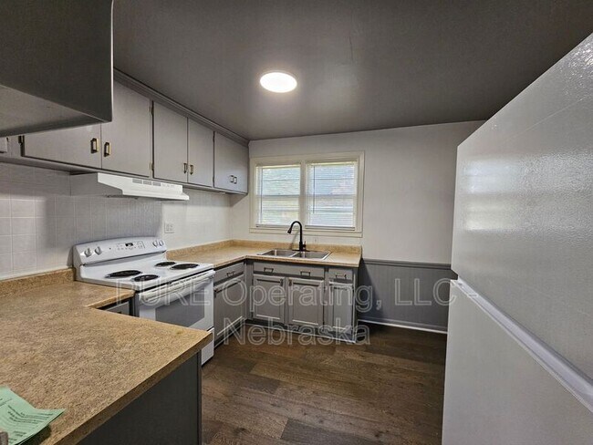 Building Photo - 1809 N 33rd St