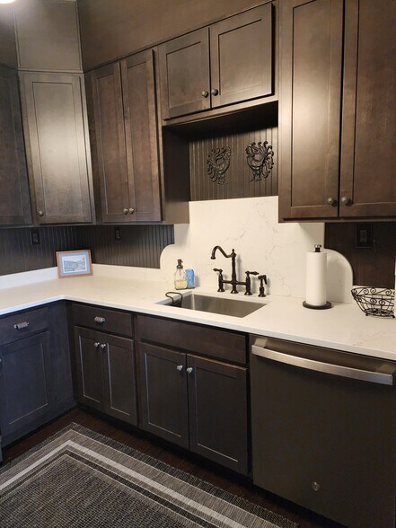 Building Photo - 432 E Main St