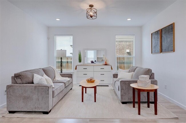 Building Photo - 468 Sheepshank Dr