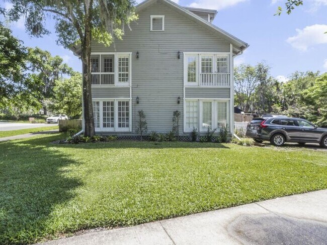 Building Photo - Charming 1/1 condo near Lake Virginia