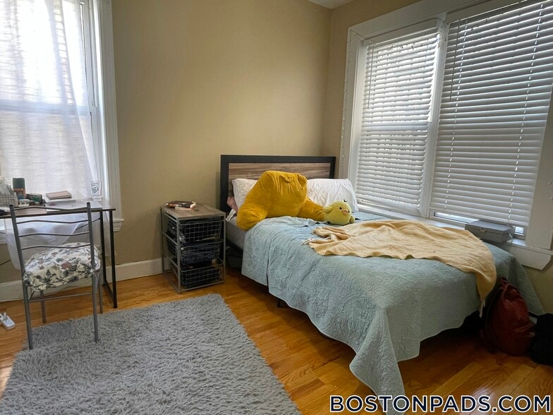 Building Photo - 17 Highgate St