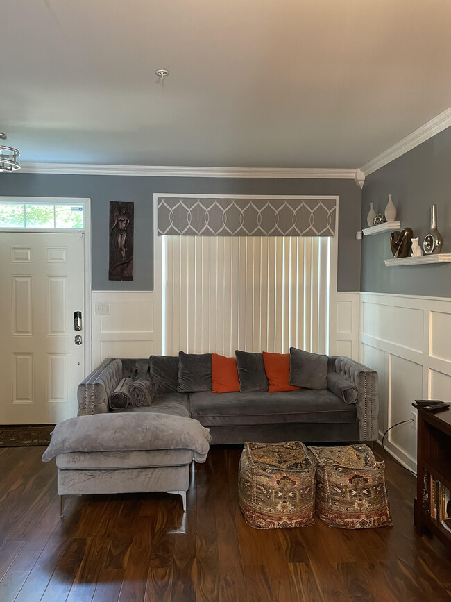 Sitting area - 11 Danbury St SW