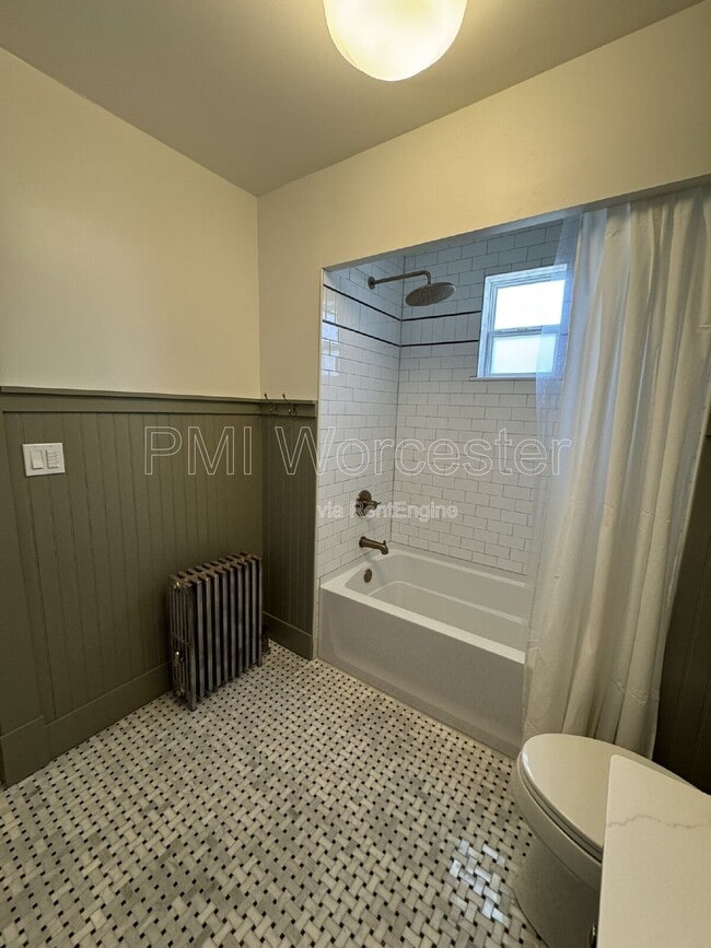 Building Photo - 161 Lincoln St