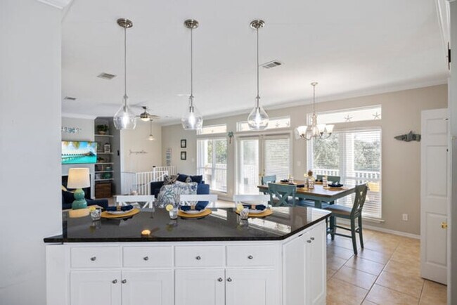 Building Photo - 76 Gulf View Dr