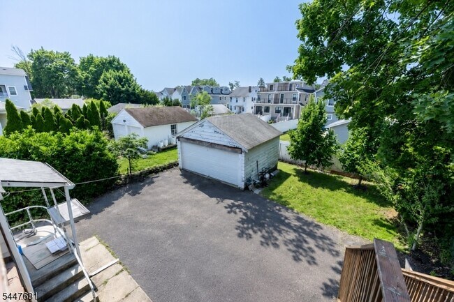 Building Photo - 22 Meeker Pl