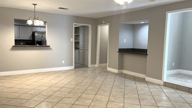 Building Photo - 9959 El Chaco Dr