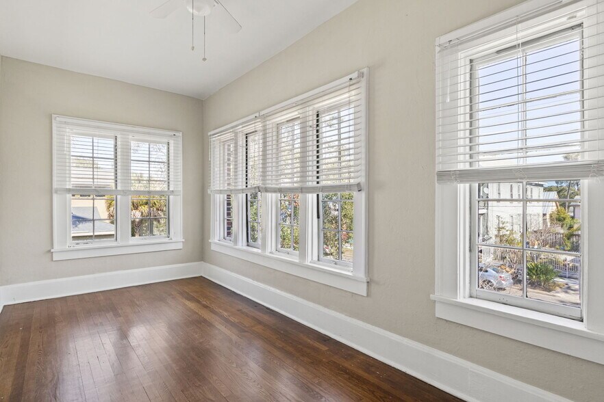 Building Photo - 1334 N Laura St