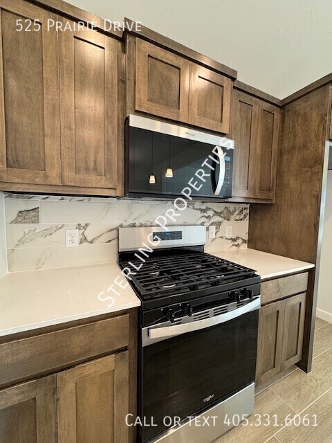 Building Photo - 525 Prairie Dr