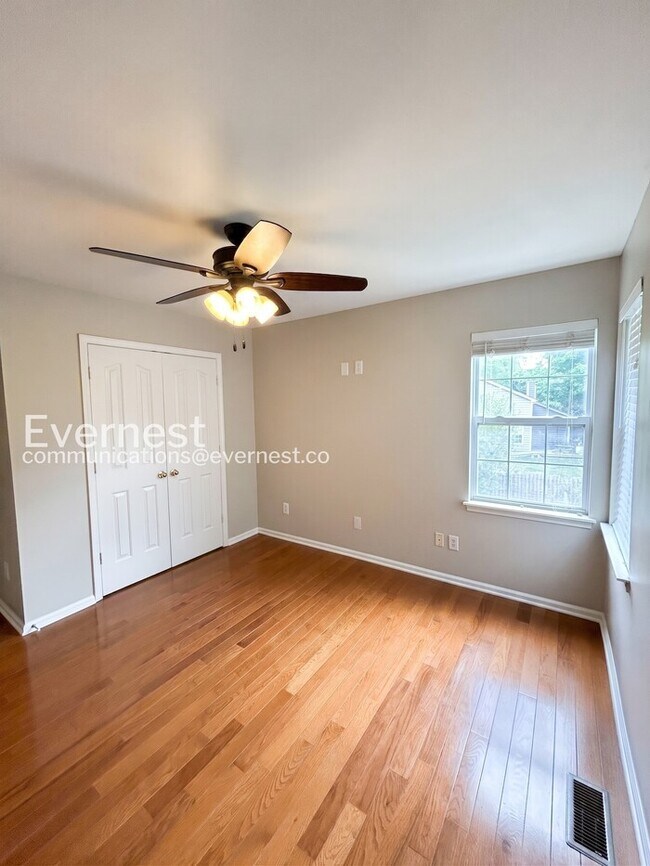 Building Photo - 6914 Weirton Pl
