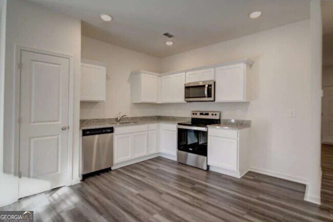 Building Photo - 3180 Delancy St