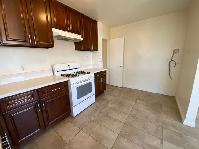 Building Photo - Spacious Home in Blue Zone Loma Linda!