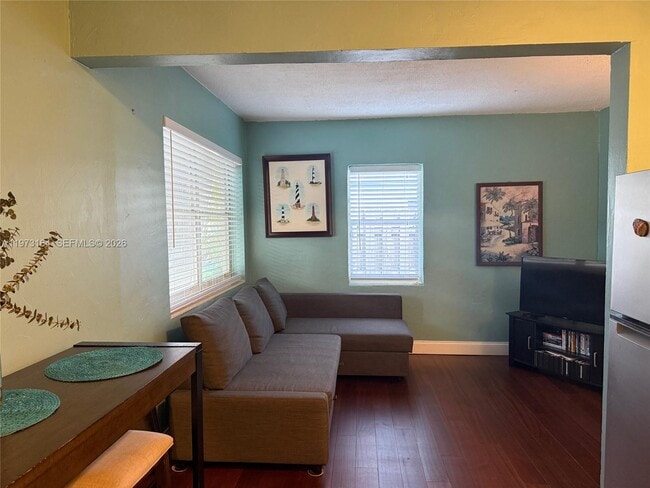 Building Photo - 1544 NW 4th Ave