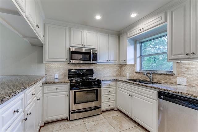 Building Photo - 2130 Forest Oaks Dr
