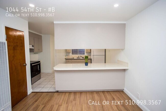 Building Photo - 1044 54th St