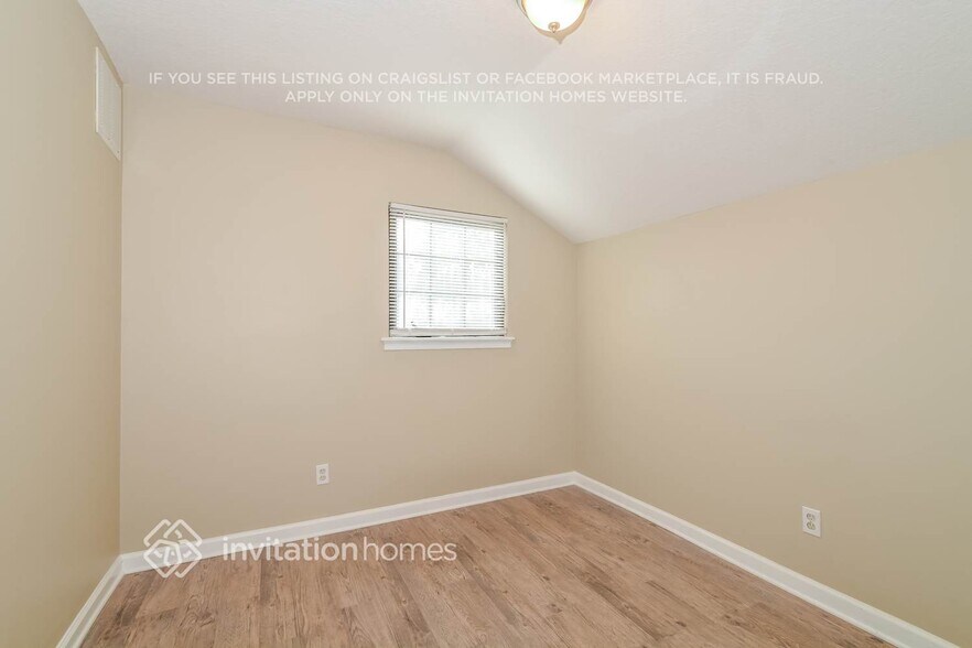 Building Photo - 1476 East Ave