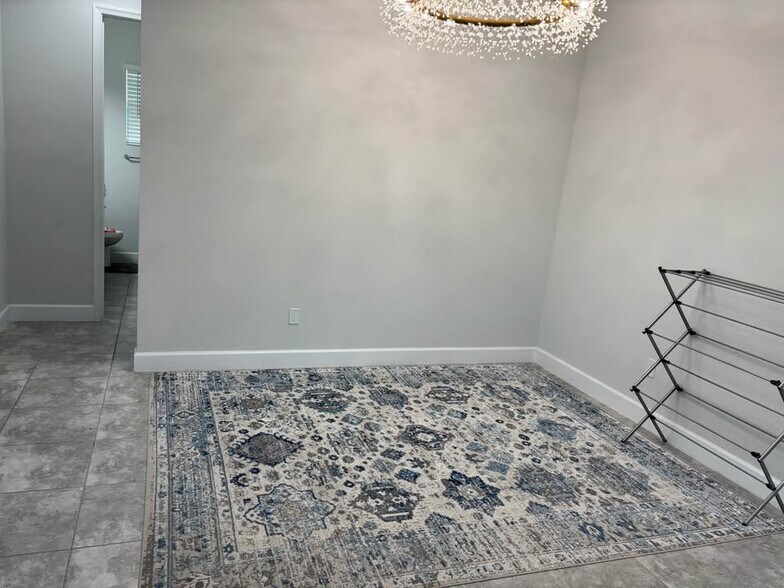 Building Photo - 15134 Cameo Ct