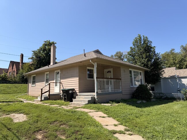 Building Photo - 6504 N 33rd St