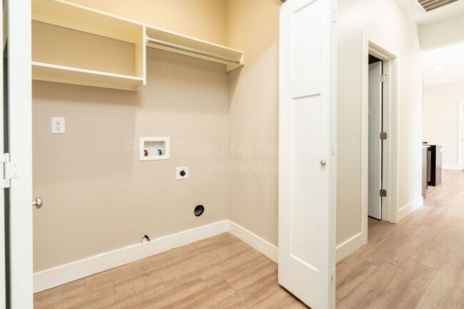 Building Photo - 3412 E Aster St