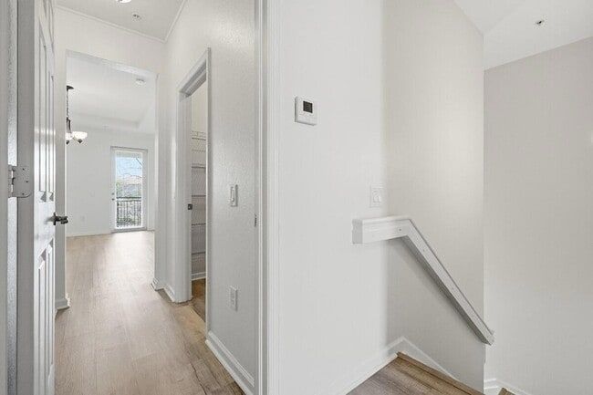 Building Photo - 4501 Mimosa Terrace