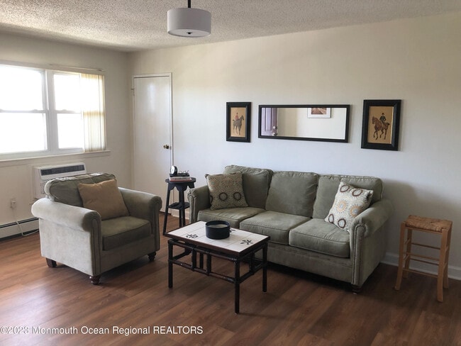 Building Photo - 6 Wharfside Dr