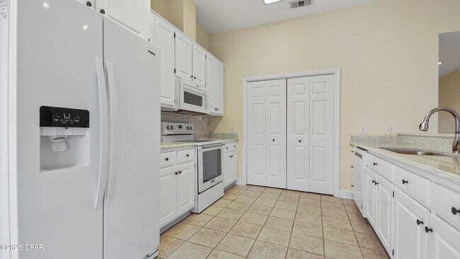 Building Photo - 139 Bonaire Dr