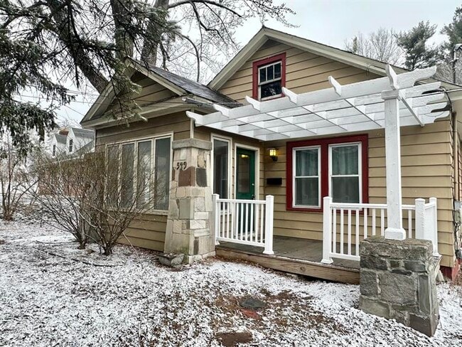 Building Photo - 549 Watervliet Shaker Rd